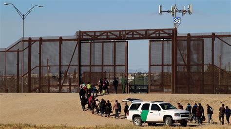 Democratic effort to rescind border wall funds fails