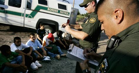 Texas Judge Blocks Federal Policy Letting ‘Criminal Aliens’ ‘Roam Free’