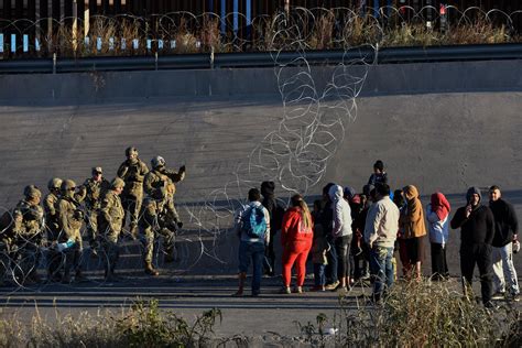 Texas National Guard blocks migrant flow across border in El Paso