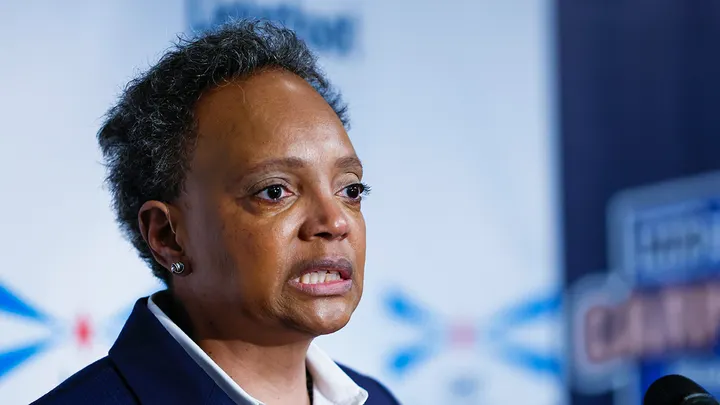 Lori Lightfoot pleads with Gov. Abbott to stop sending migrants to Chicago: ‘Dangerous and inhumane’ But won’t Condem Biden for his open borders.